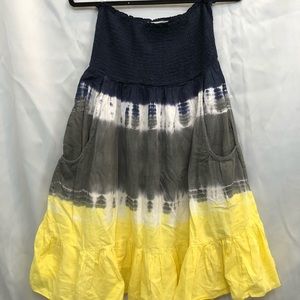 Strapless Ruffled tie-dye summer dress💙💛